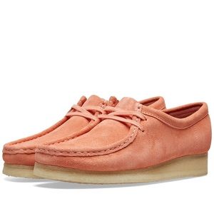 Clarks - Wallabee (Coral Suede)